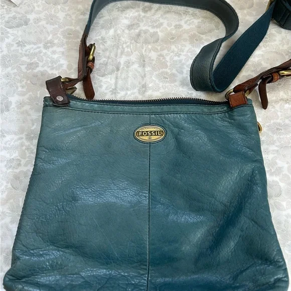 Vintage Fossil Blue and Brown Leather Crossbody Bag with Leather Accents - Picture 5 of 7